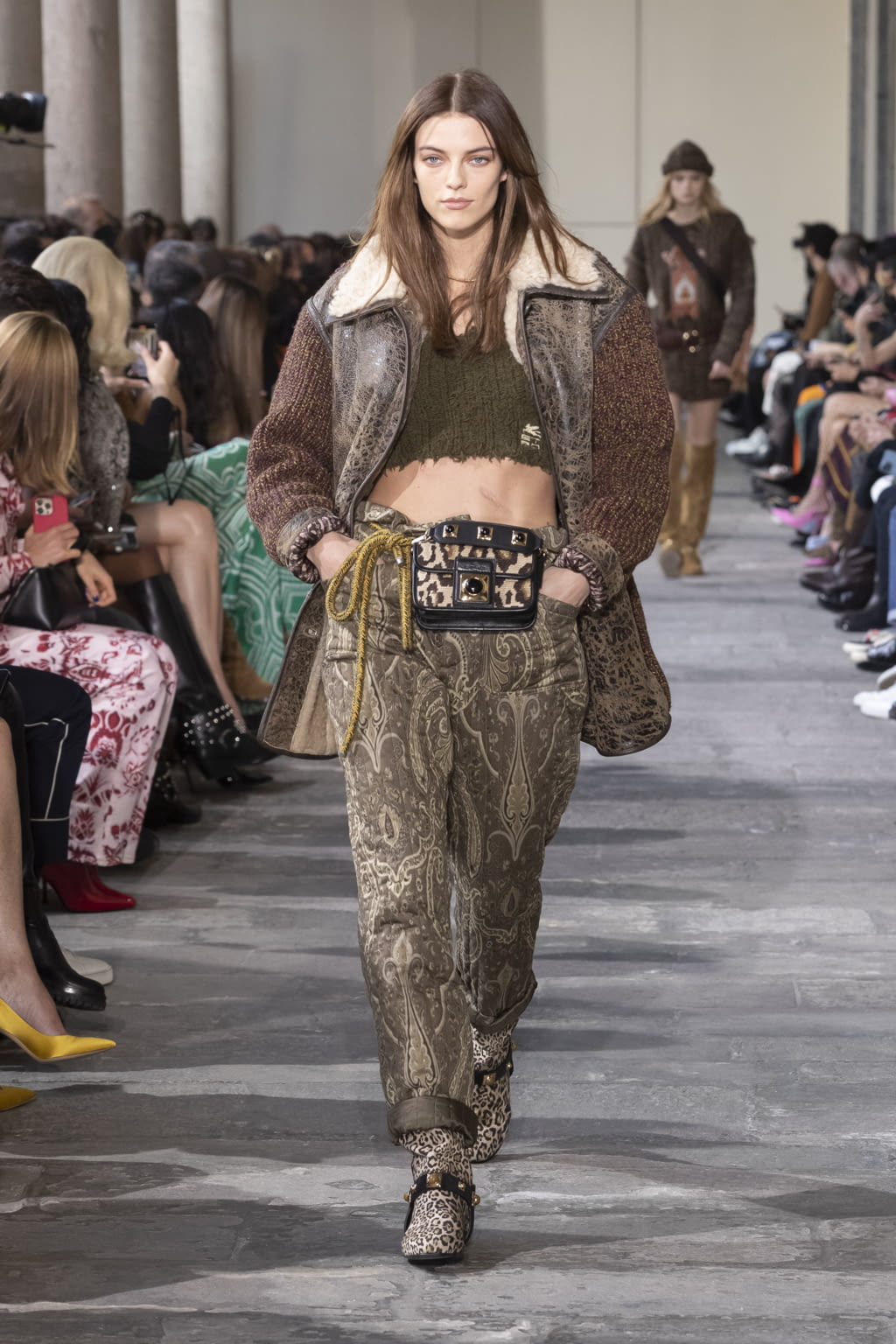 Fashion Week Milan Fall/Winter 2022 look 30 from the Etro collection 女装