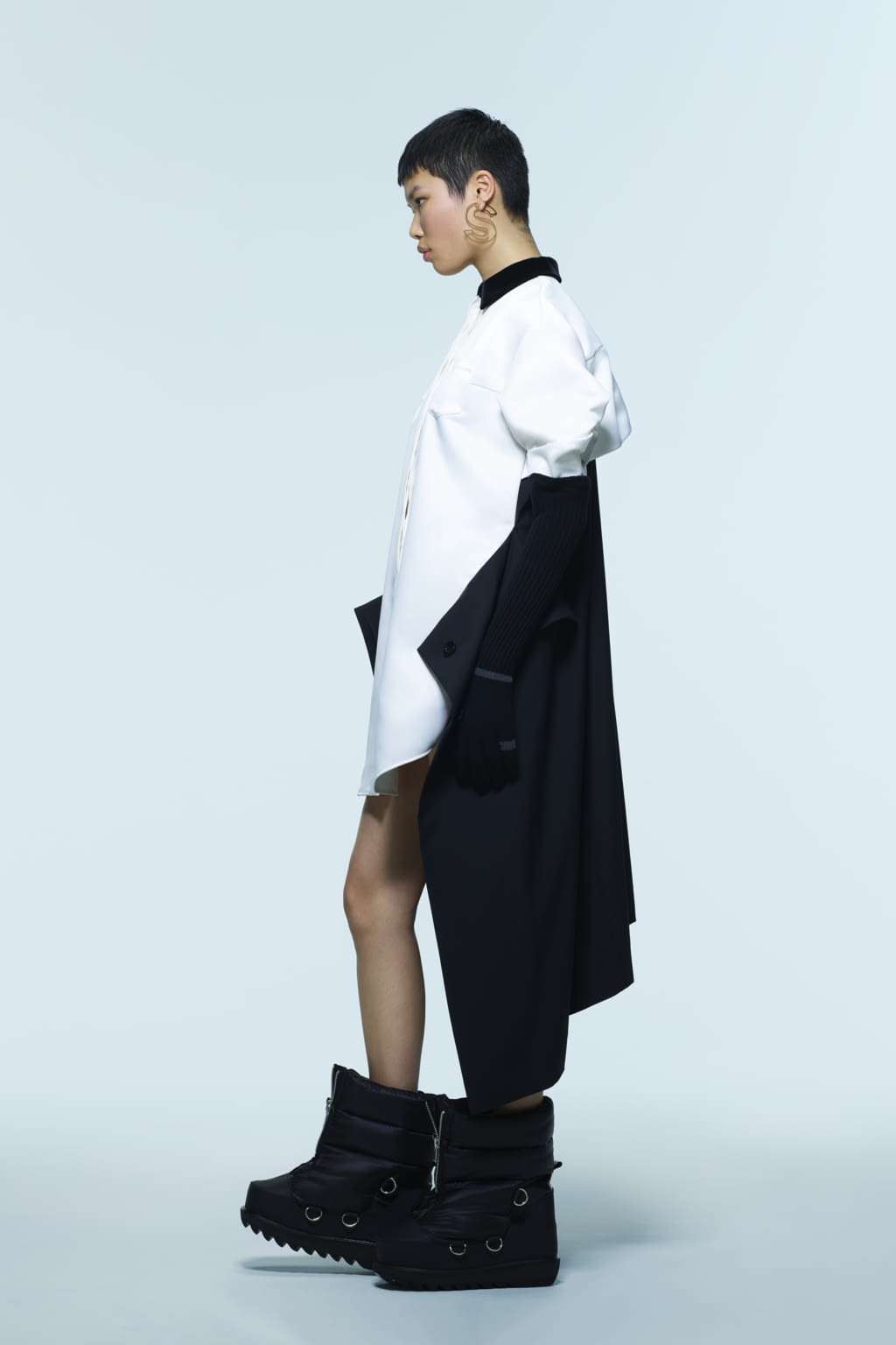Fashion Week Paris Pre-Fall 2022 look 30 from the Sacai collection 女装