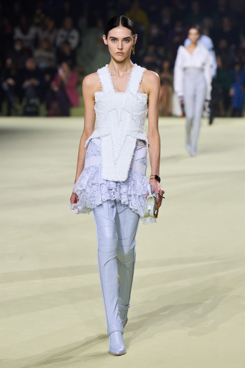 Fashion Week Paris Fall/Winter 2022 look 30 de la collection Balmain womenswear