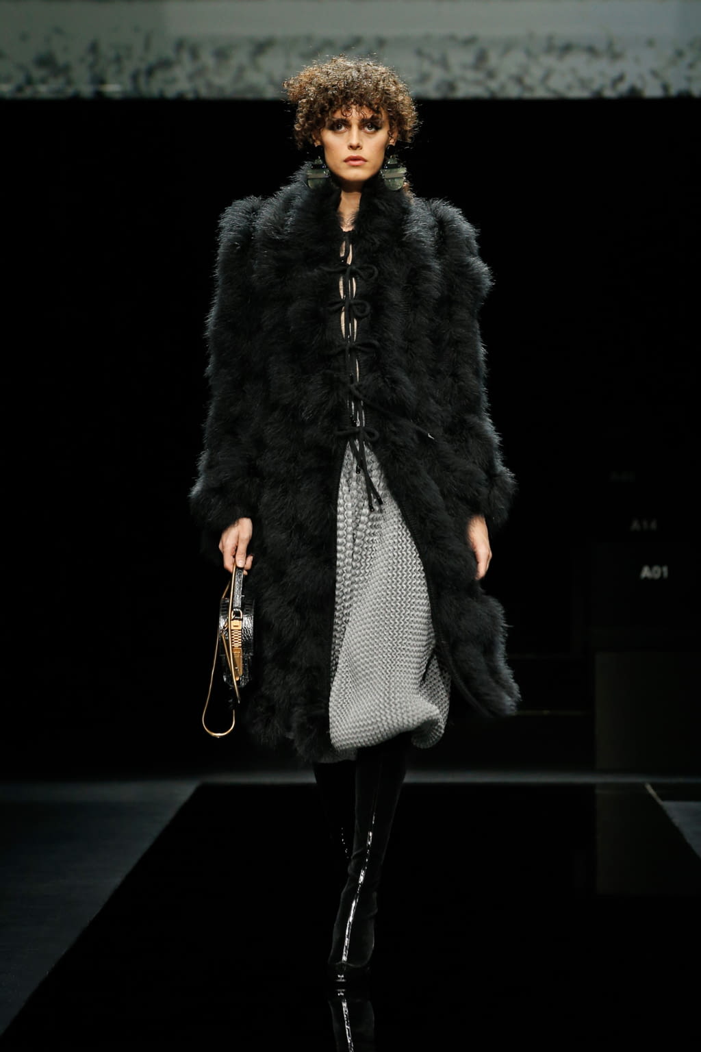 Fashion Week Milan Fall/Winter 2020 look 30 from the Giorgio Armani collection womenswear