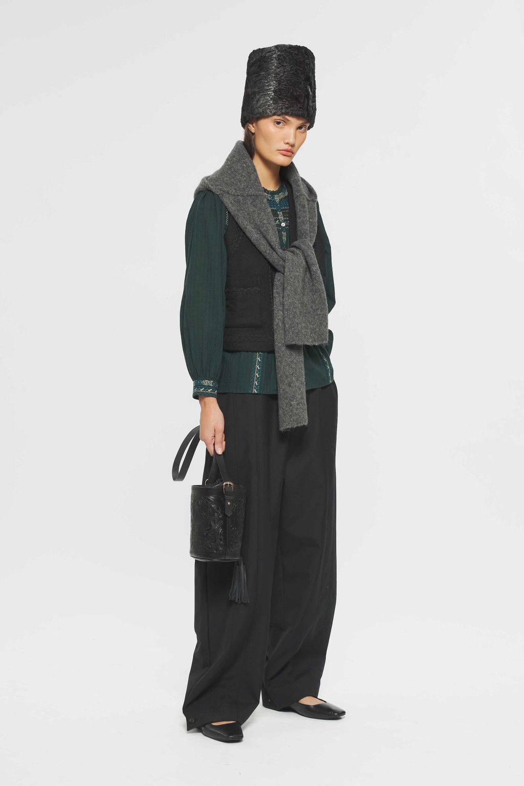 Fashion Week Paris Fall/Winter 2024 look 30 de la collection Antik Batik womenswear