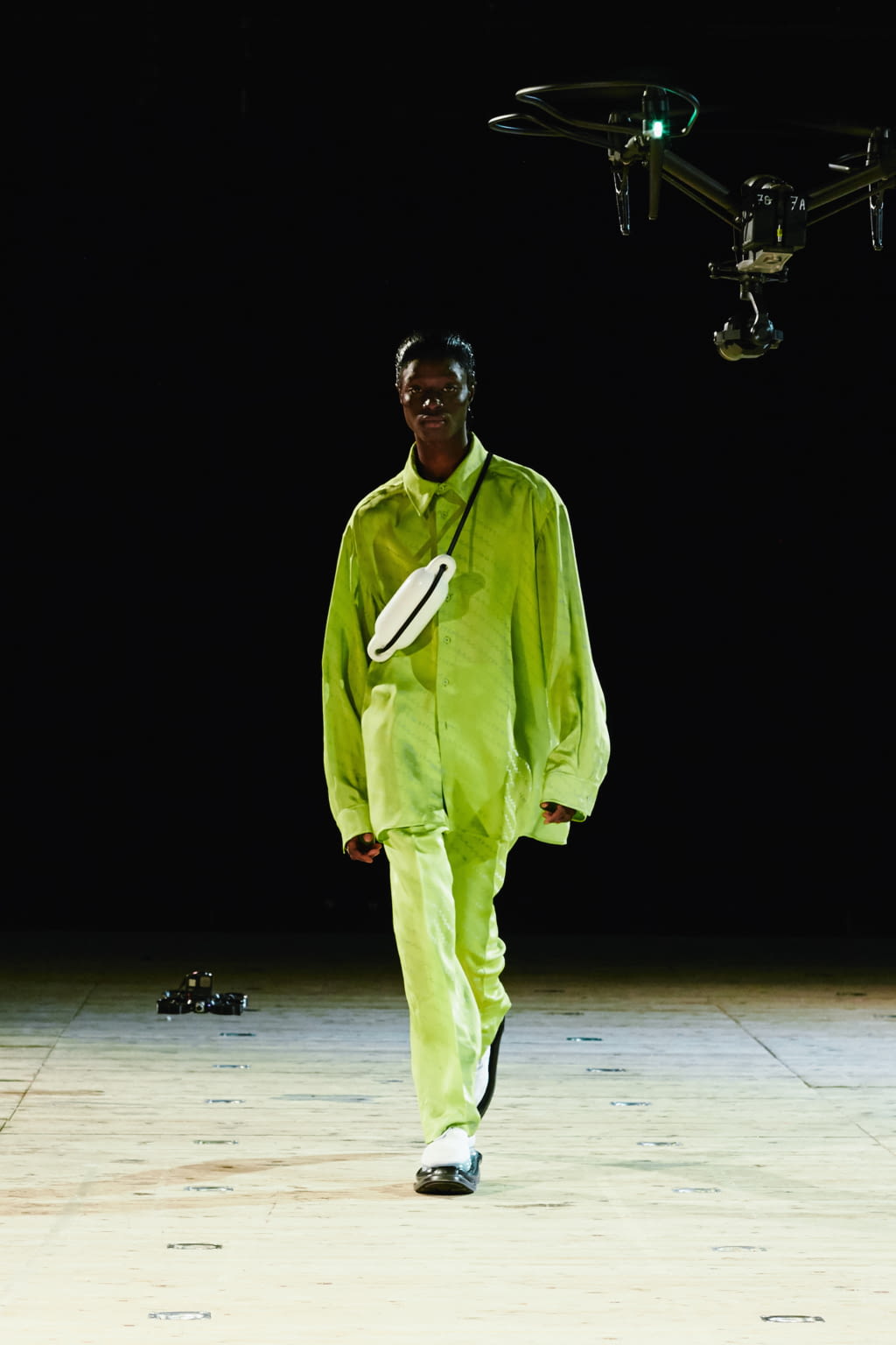Fashion Week Paris Fall/Winter 2021 look 30 from the Botter collection 男装