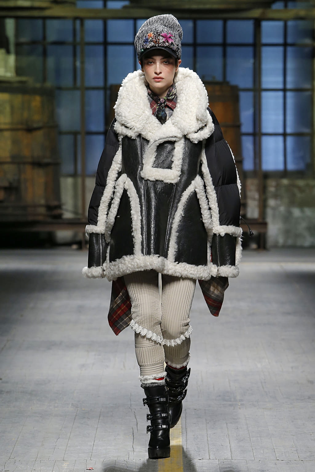 Fashion Week Milan Fall/Winter 2017 look 31 from the Dsquared2 collection 女装