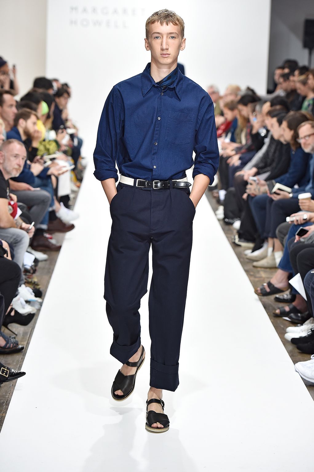 Fashion Week London Spring/Summer 2017 look 31 from the Margaret Howell collection menswear