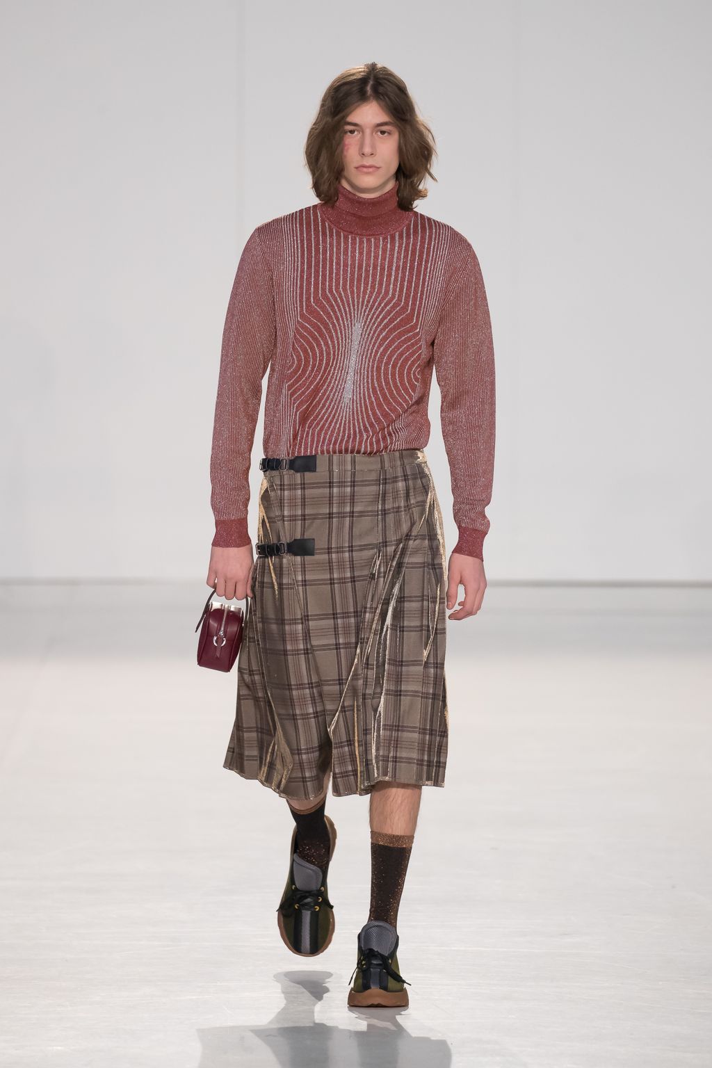 Fashion Week Milan Fall/Winter 2020 look 31 from the Marco de Vincenzo collection 男装