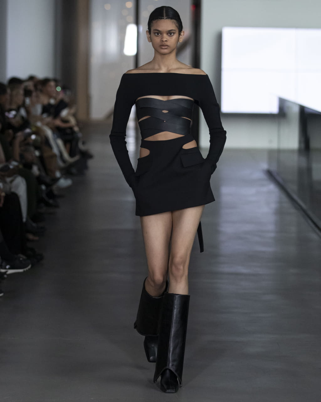 Fashion Week New York Fall/Winter 2020 look 31 from the Dion Lee collection 女装