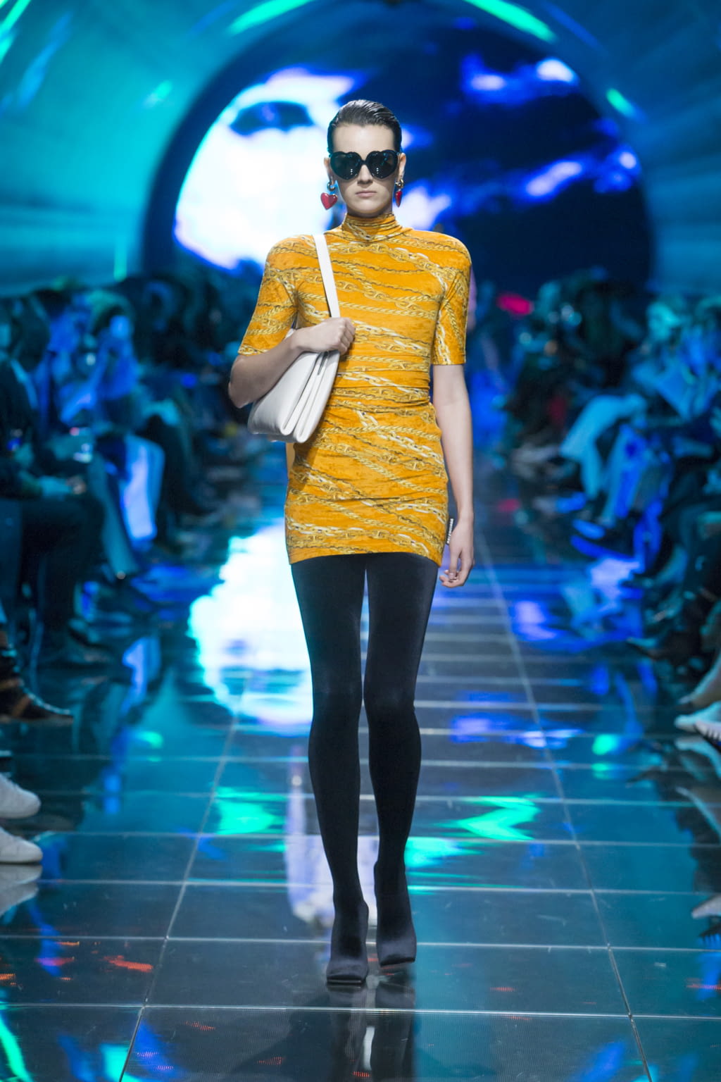 Fashion Week Paris Spring/Summer 2019 look 31 de la collection Balenciaga womenswear