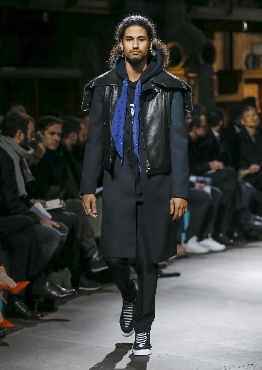 Fashion Week Paris Fall/Winter 2017 look 31 from the Givenchy collection menswear
