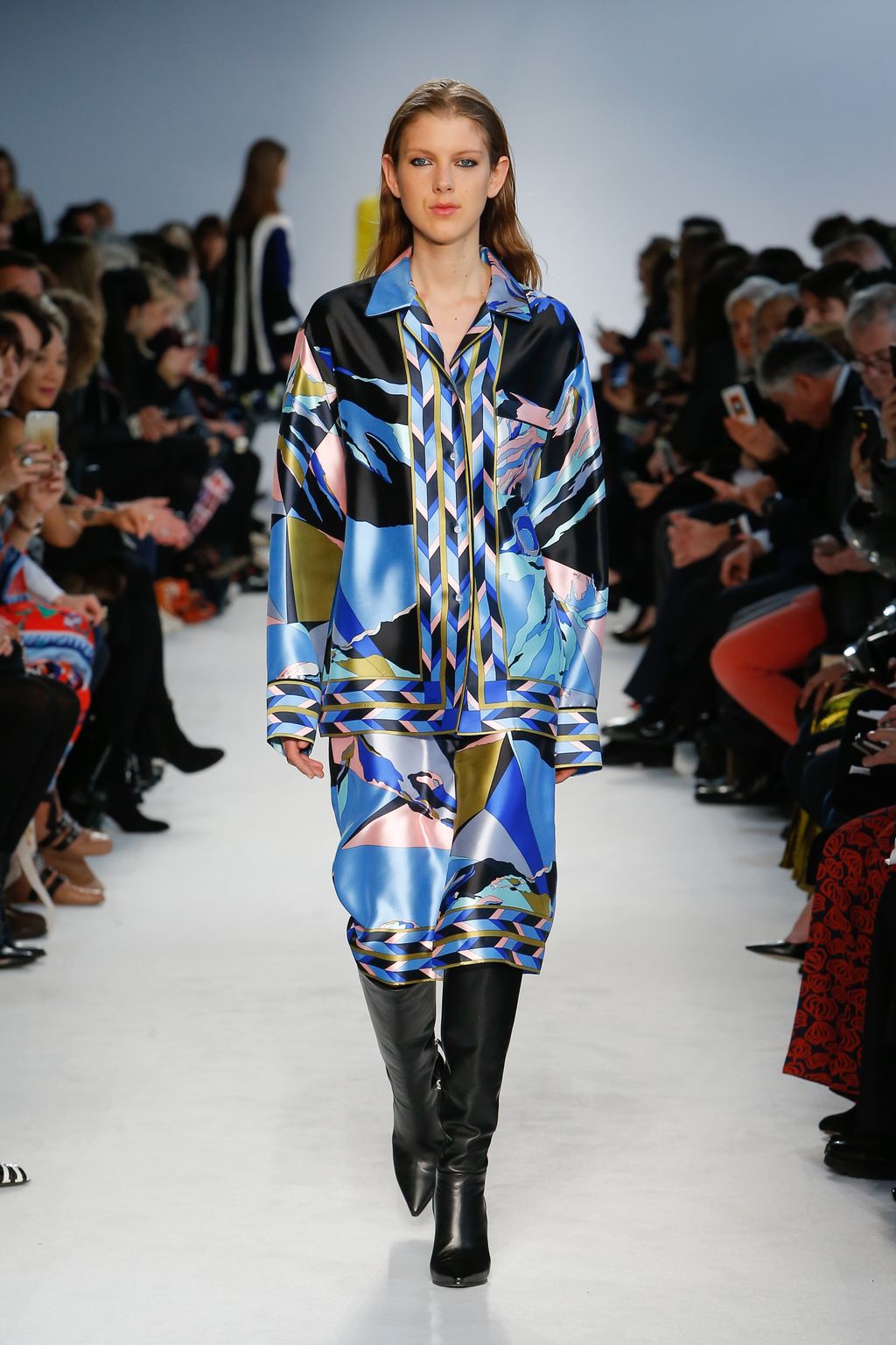 Fashion Week Milan Fall/Winter 2016 look 31 from the Pucci collection womenswear