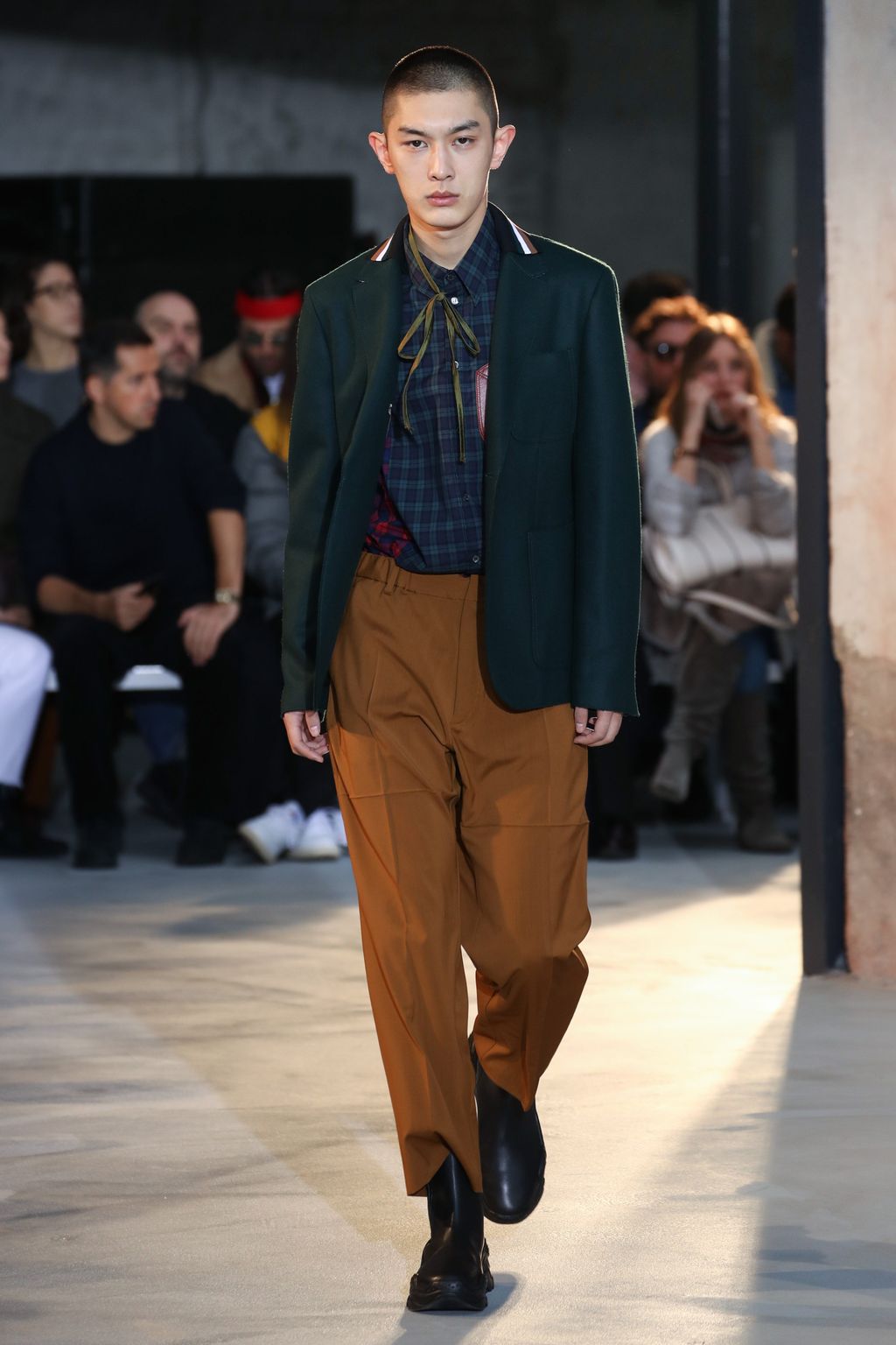 Fashion Week Milan Fall/Winter 2018 look 32 from the N°21 collection menswear