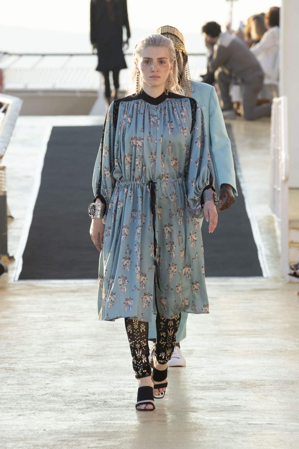 Fashion Week Paris Resort 2019 look 32 from the Koché collection 女装