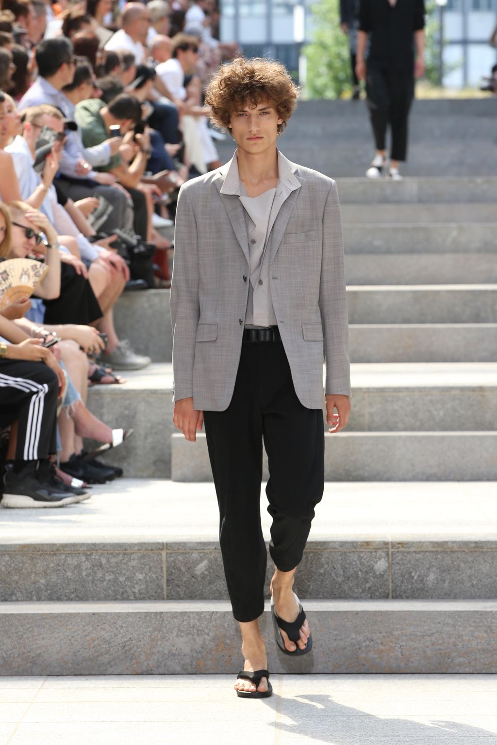 Fashion Week Paris Spring/Summer 2018 look 32 from the Issey Miyake Men collection menswear