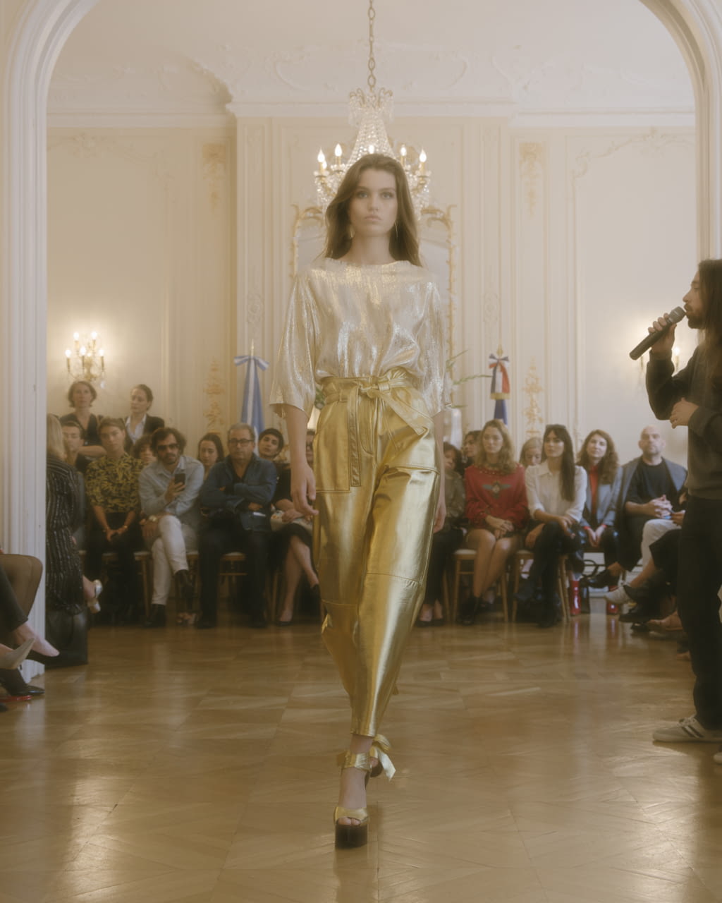 Fashion Week Paris Spring/Summer 2018 look 32 from the Vanessa Seward collection womenswear