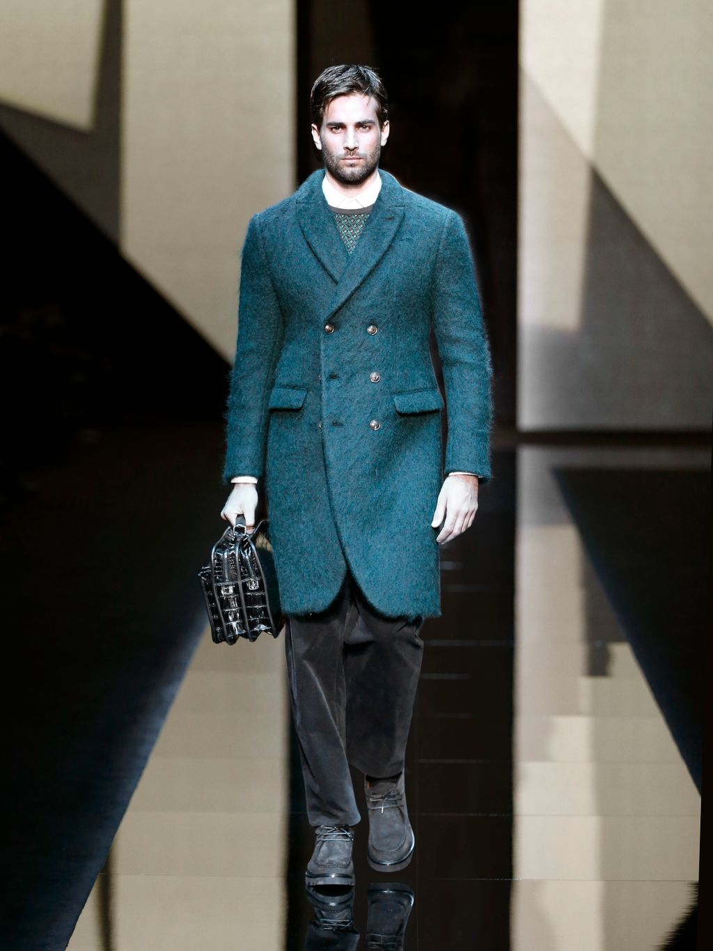 Fashion Week Milan Fall/Winter 2017 look 32 from the Giorgio Armani collection menswear