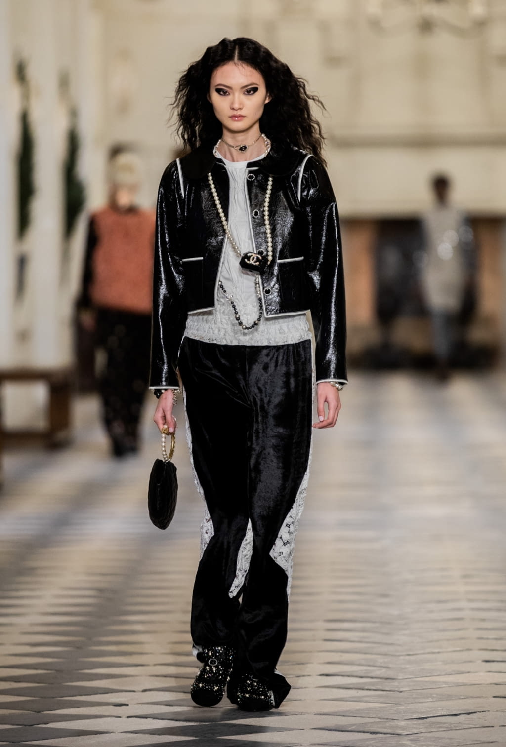 Fashion Week Paris Pre-Fall 2021 look 32 from the Chanel collection 女装
