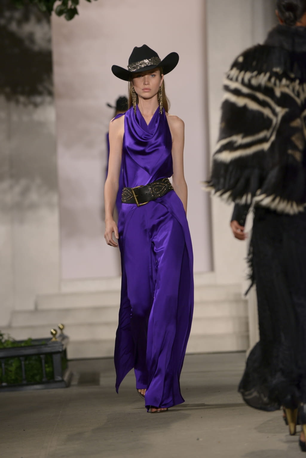 Fashion Week New York Fall/Winter 2016 look 32 from the Ralph Lauren collection womenswear