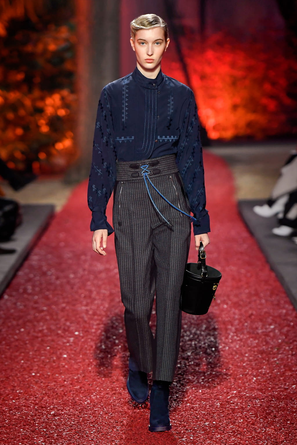 Fashion Week Paris Fall/Winter 2018 look 32 from the Hermès collection womenswear