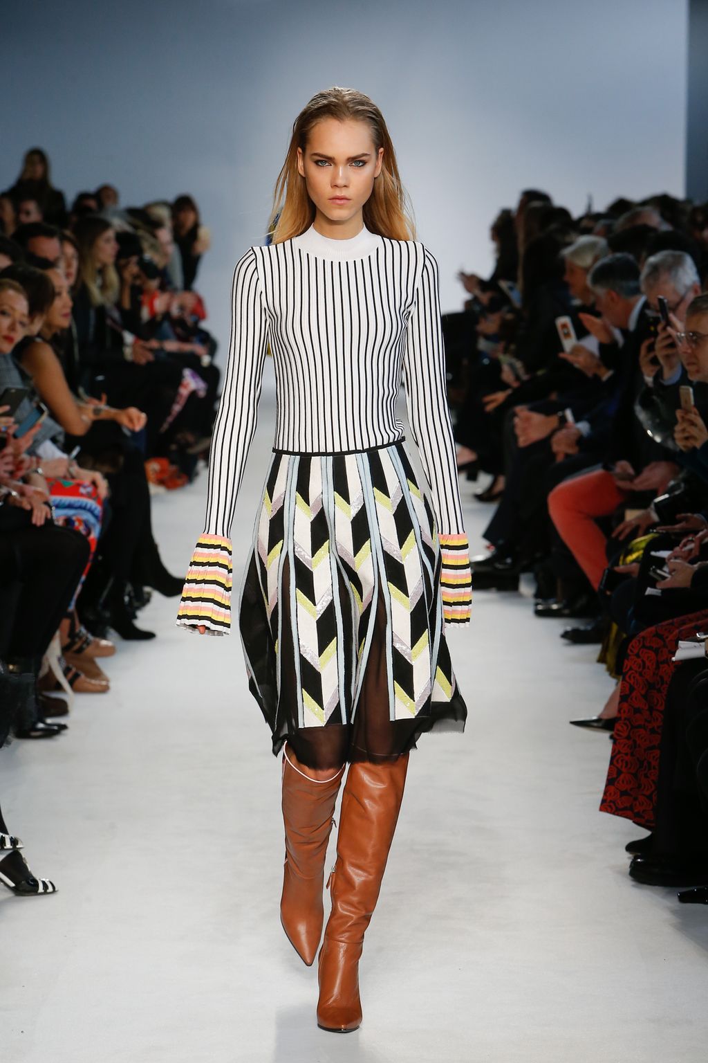 Fashion Week Milan Fall/Winter 2016 look 32 from the Pucci collection womenswear
