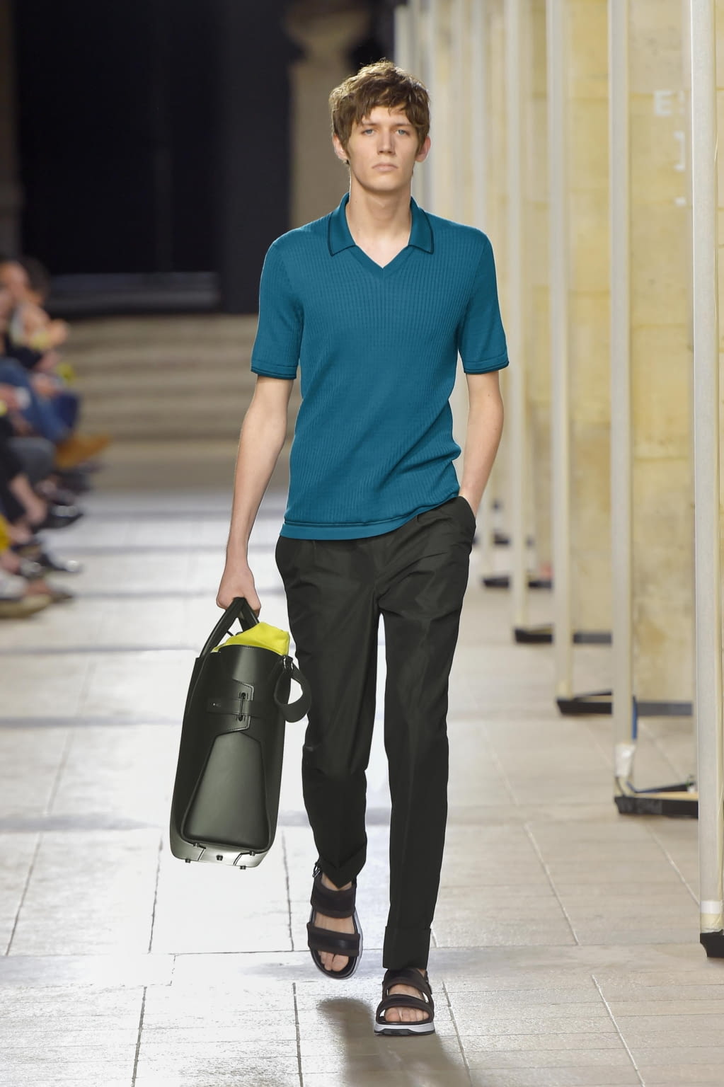 Fashion Week Paris Spring/Summer 2017 look 32 from the Hermès collection menswear