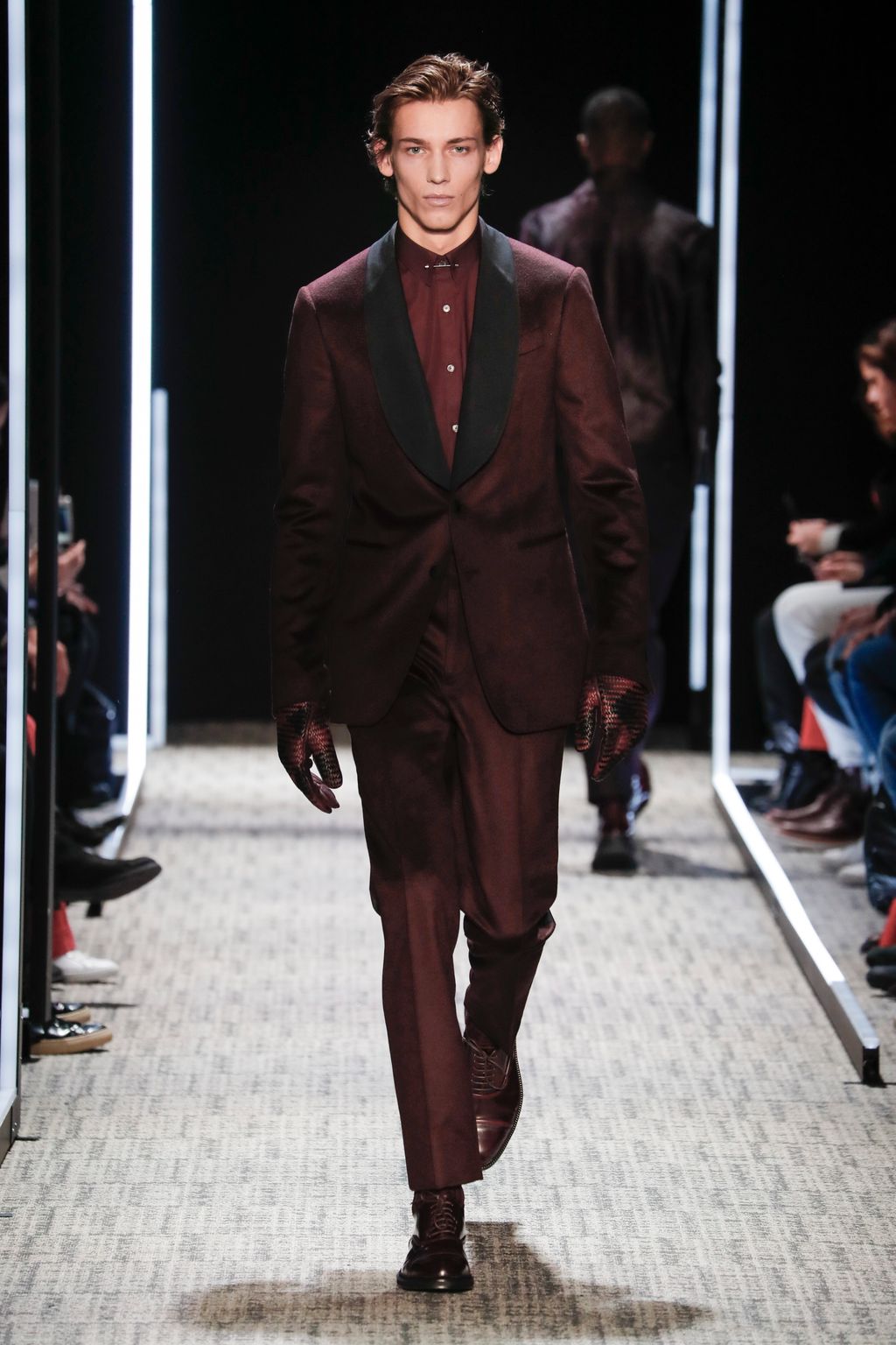 Fashion Week Paris Fall/Winter 2017 look 33 from the Cerruti 1881 collection 男装