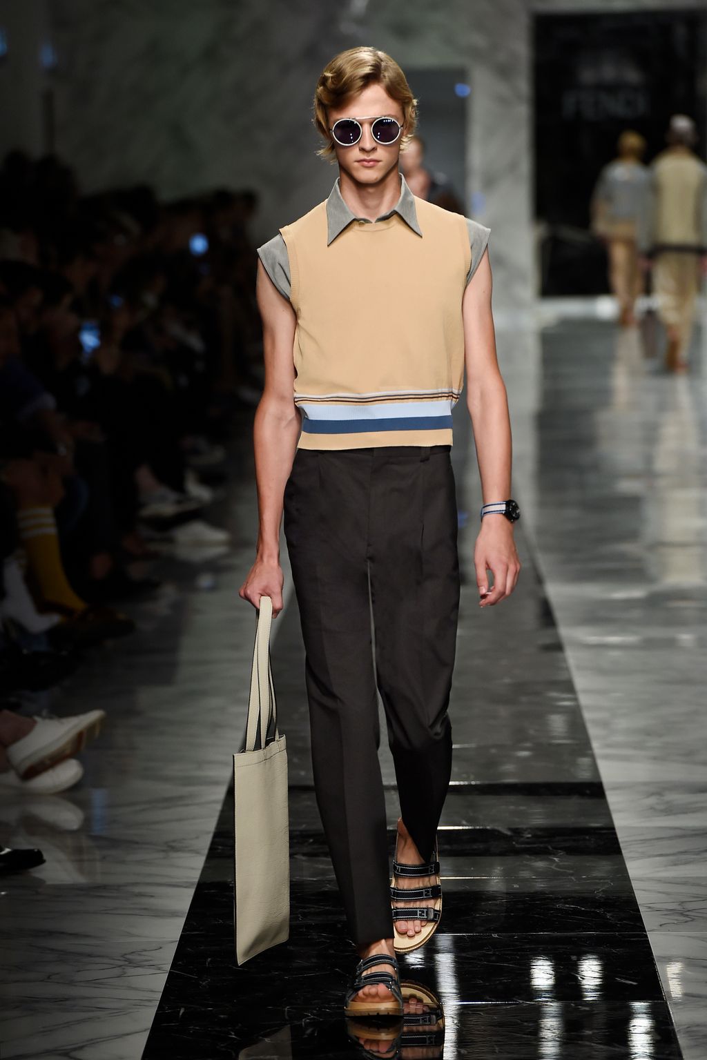 Fashion Week Milan Spring/Summer 2018 look 33 from the Fendi collection 男装