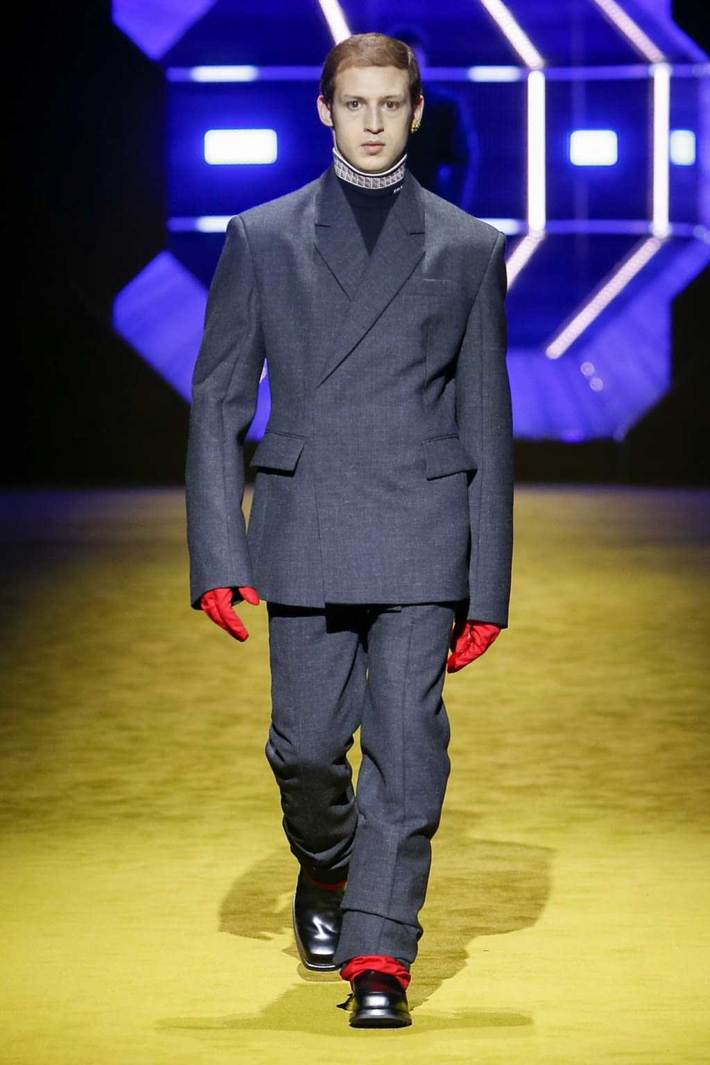 Fashion Week Milan Fall/Winter 2022 look 33 from the Prada collection menswear