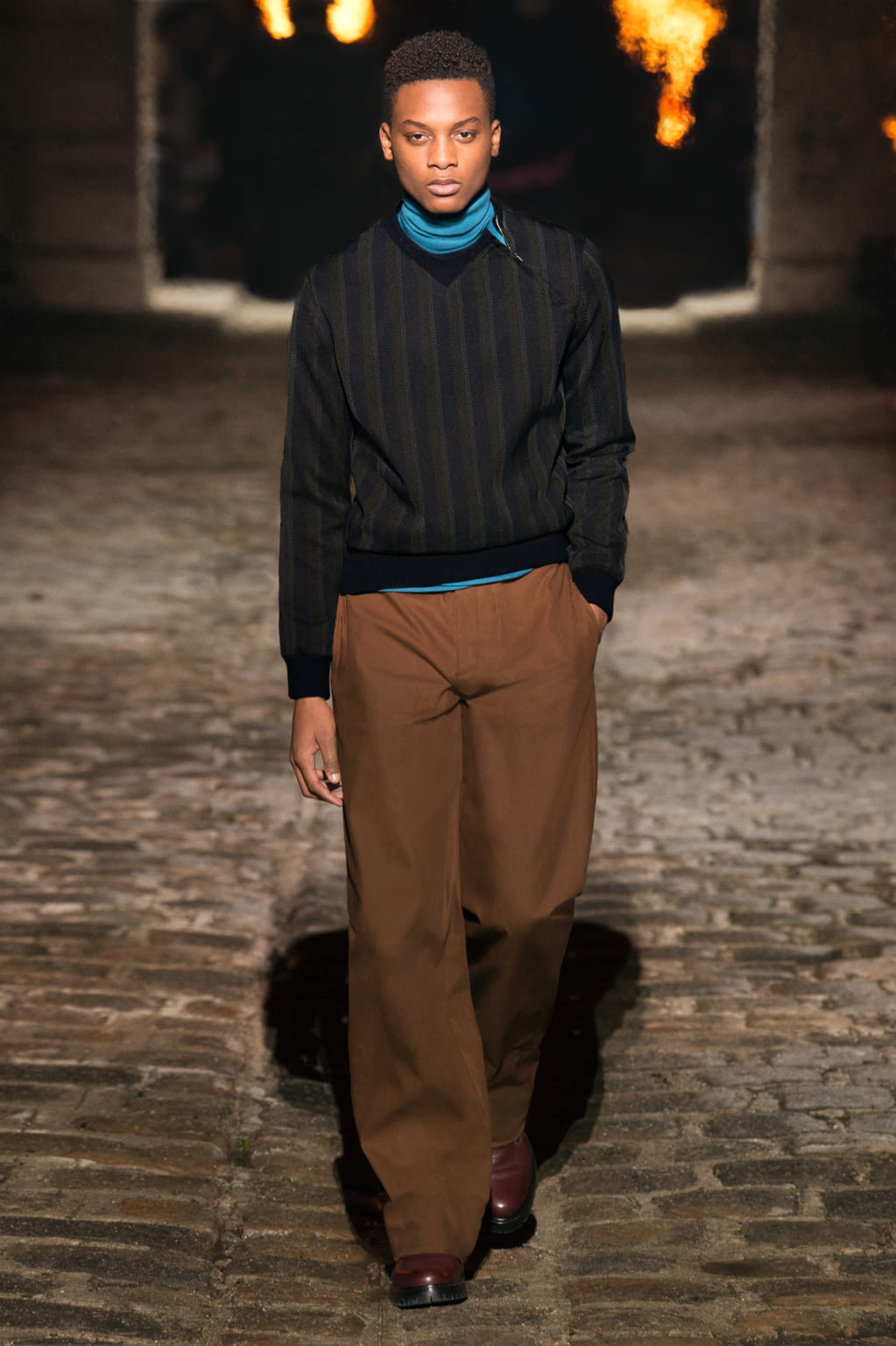 Fashion Week Paris Fall/Winter 2018 look 33 from the Hermès collection menswear