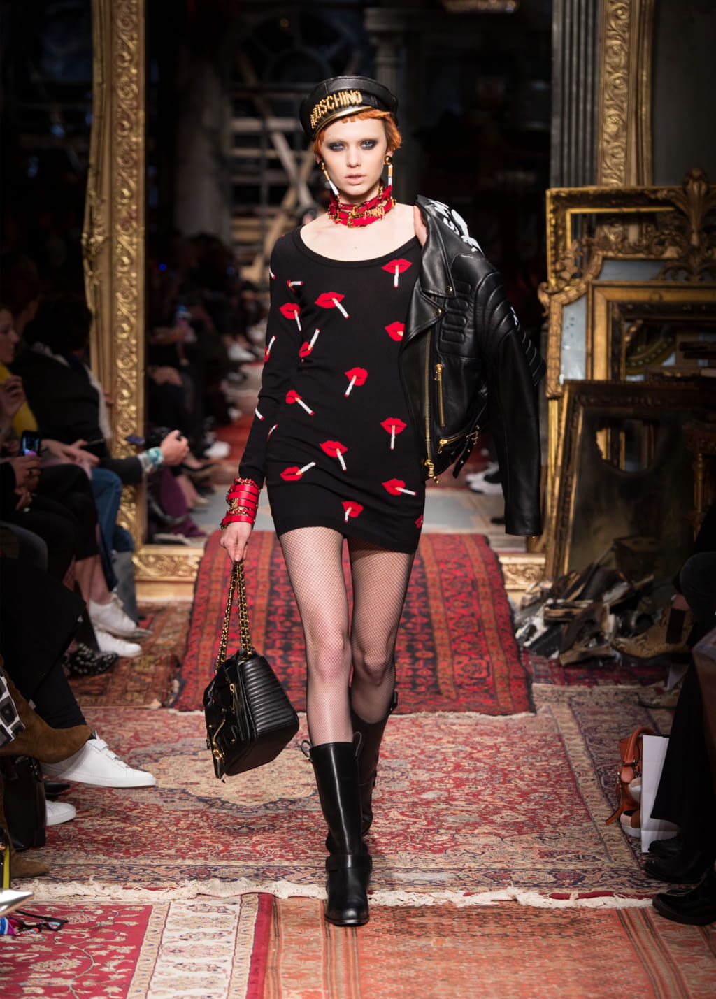 Fashion Week Milan Fall/Winter 2016 look 34 from the Moschino collection womenswear