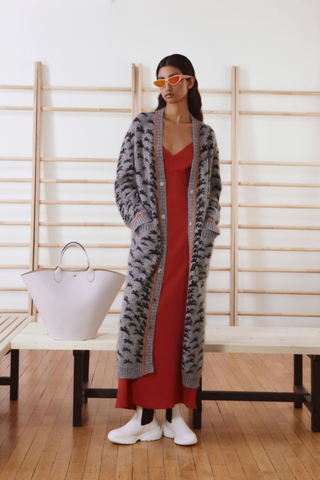 Fashion Week Paris Fall/Winter 2024 look 34 from the Longchamp collection womenswear