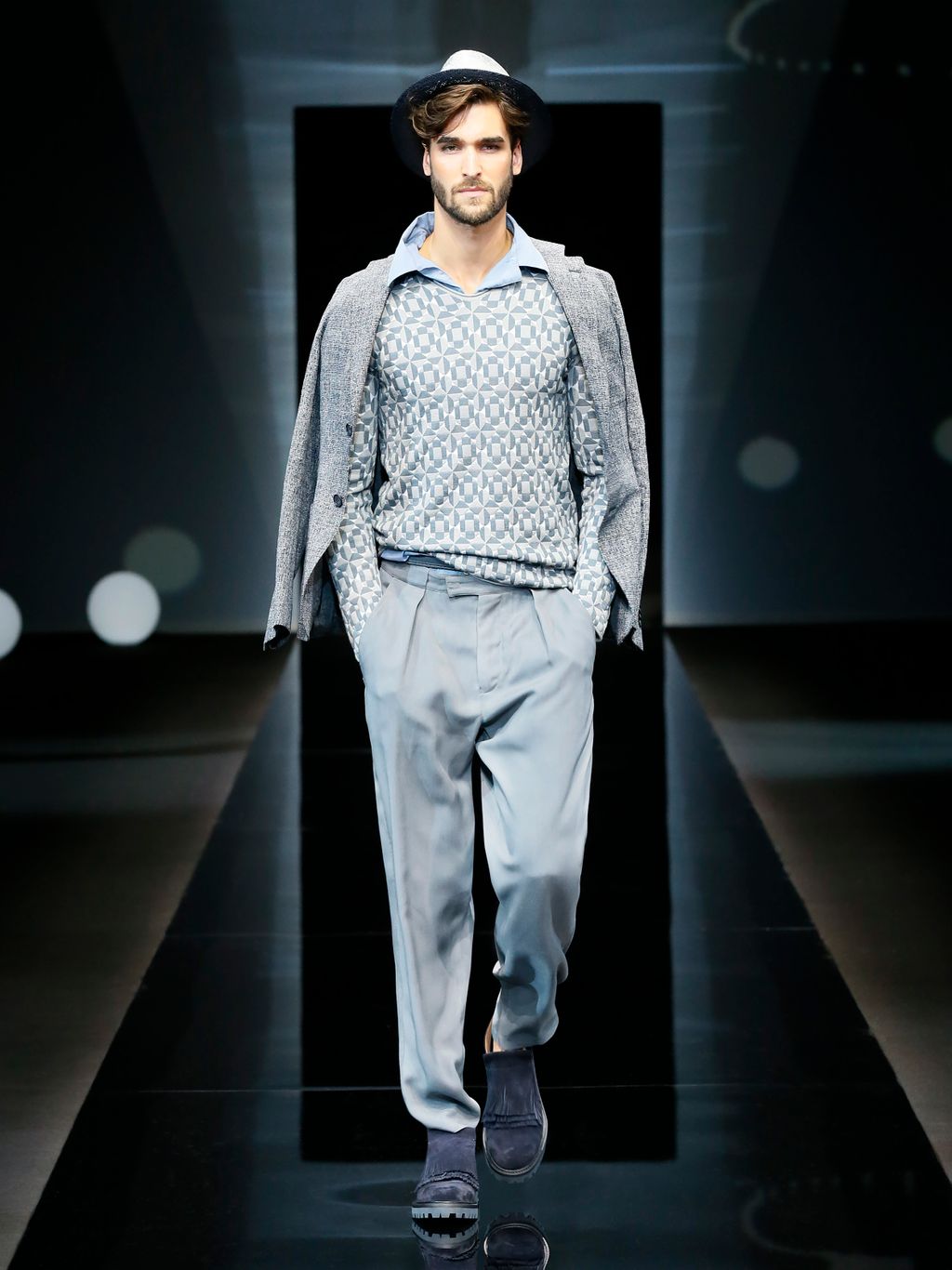 Fashion Week Milan Spring/Summer 2017 look 34 from the Giorgio Armani collection menswear
