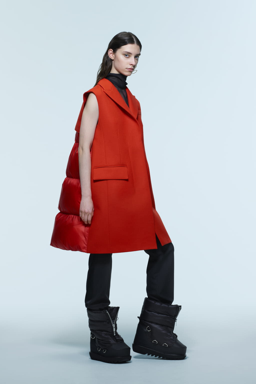Fashion Week Paris Pre-Fall 2022 look 34 from the Sacai collection womenswear