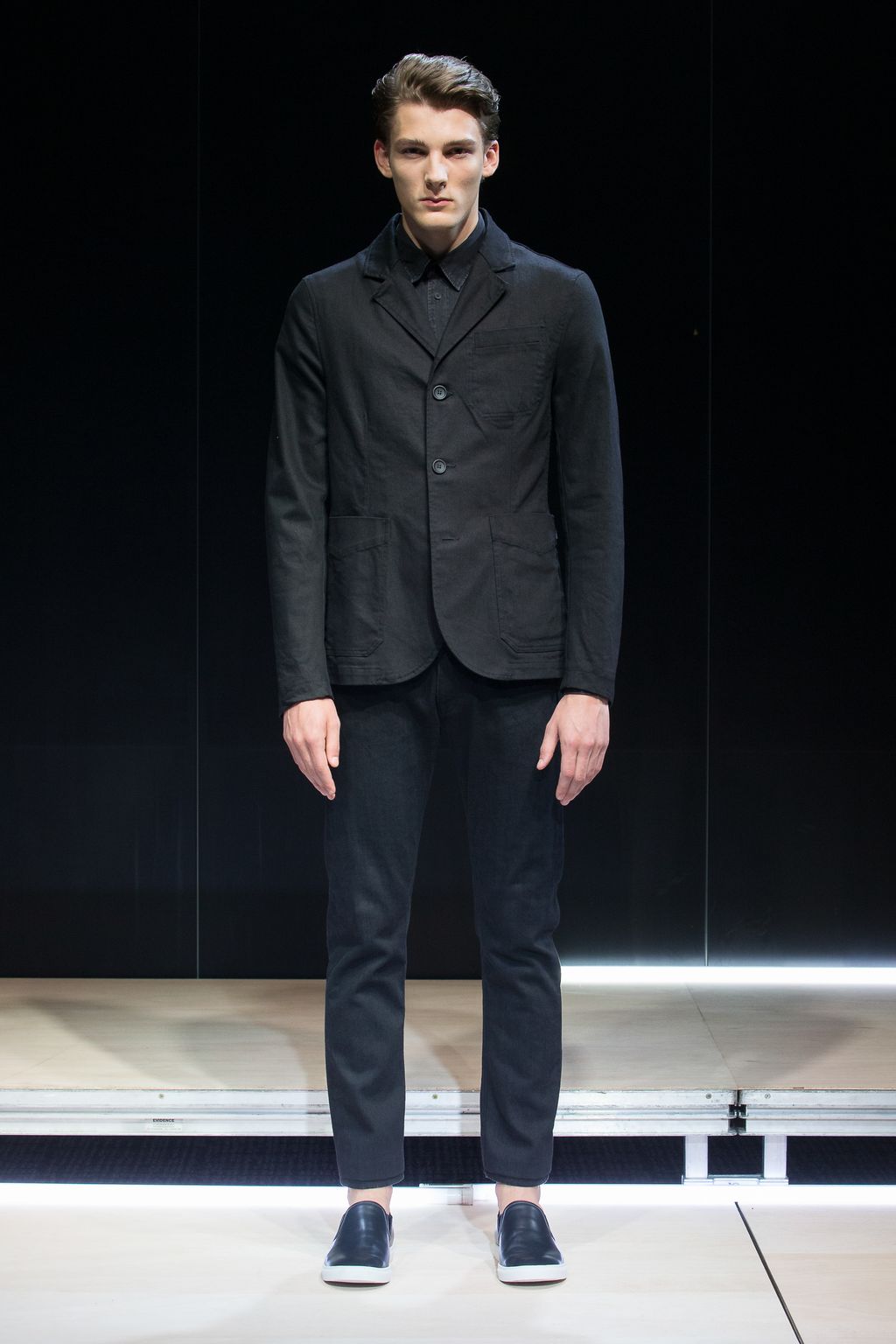 Fashion Week Paris Spring/Summer 2017 look 34 from the Cerruti 1881 collection menswear