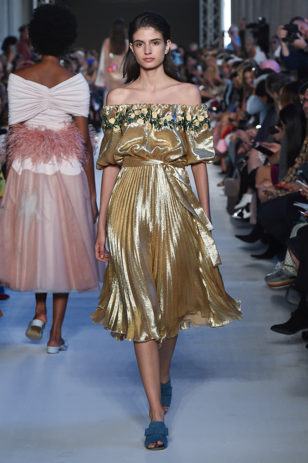 Fashion Week Milan Spring/Summer 2018 look 34 from the Vivetta collection 女装