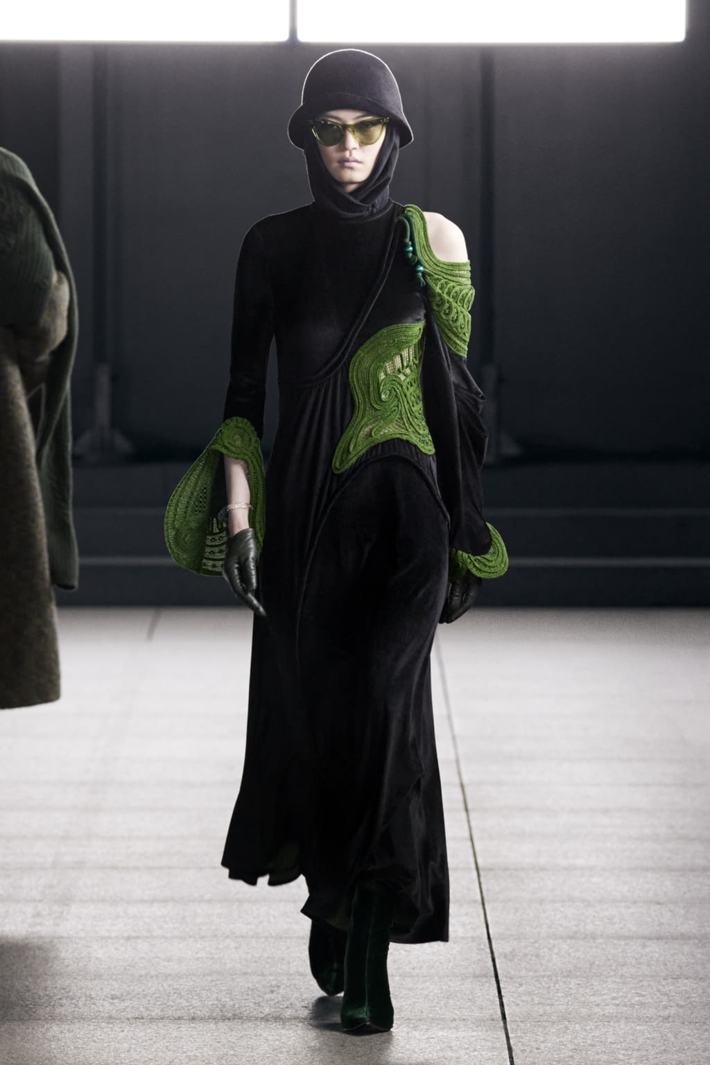Fashion Week Paris Fall/Winter 2022 look 34 from the Mame Kurogouchi collection womenswear