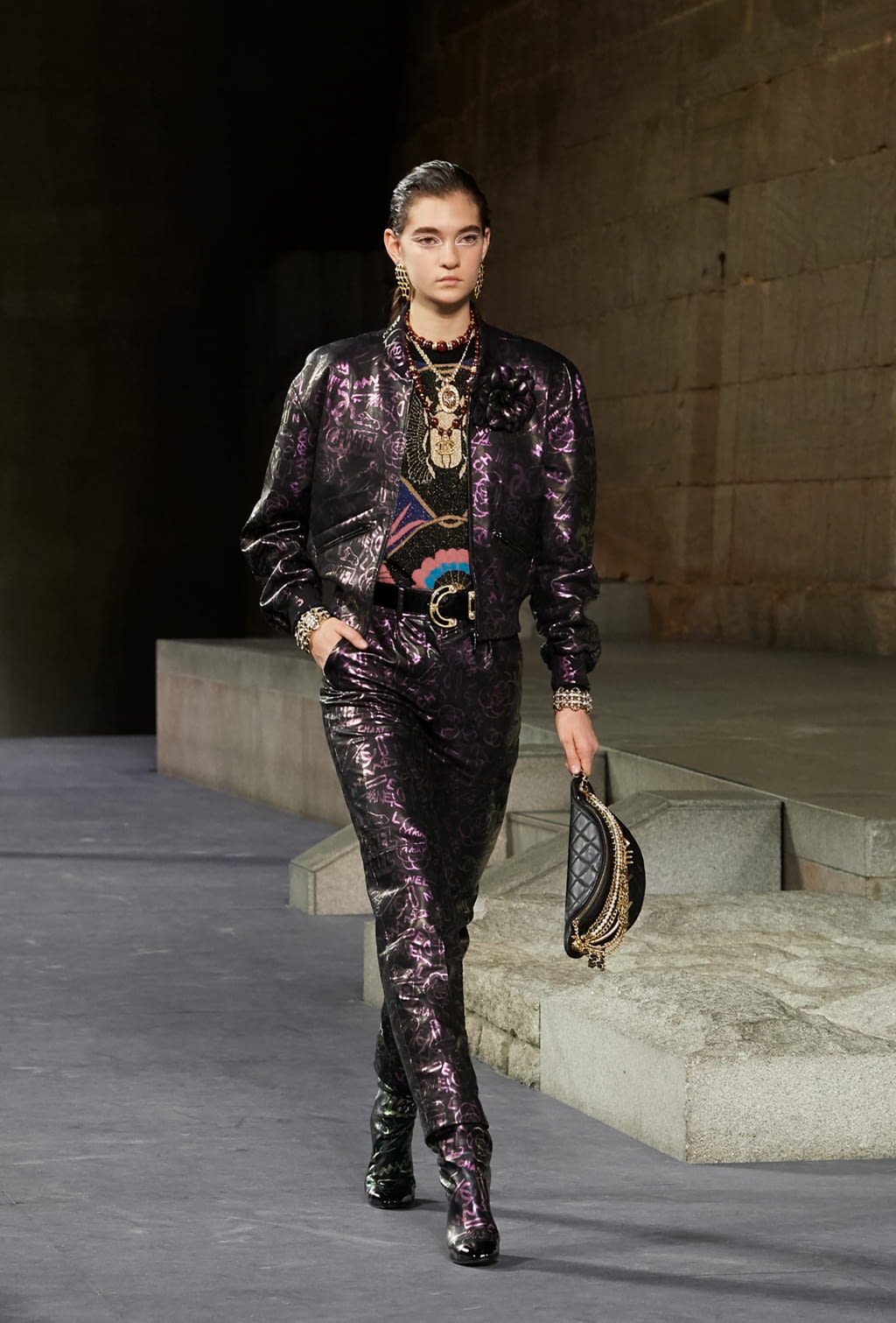 Fashion Week New York Pre-Fall 2019 look 34 from the Chanel collection womenswear