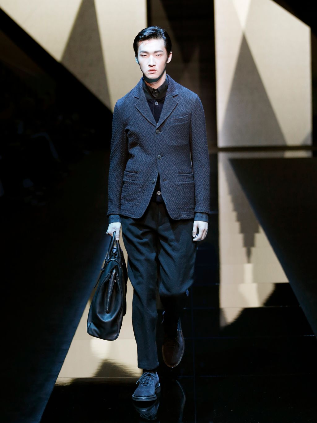 Fashion Week Milan Fall/Winter 2017 look 35 from the Giorgio Armani collection menswear