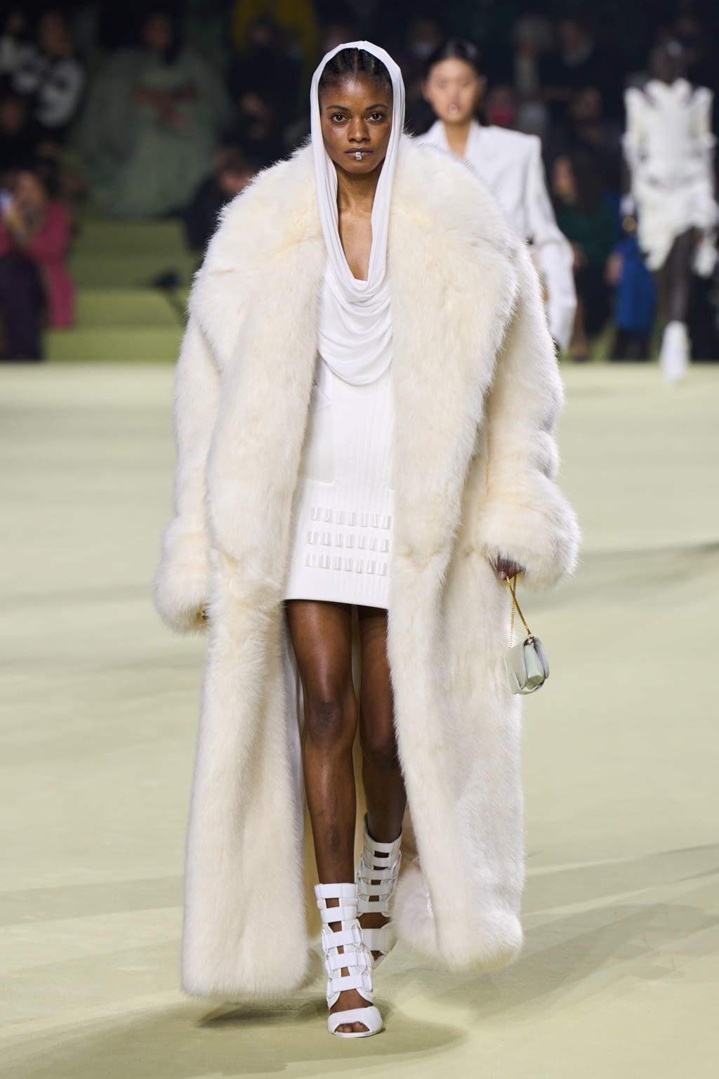 Fashion Week Paris Fall/Winter 2022 look 35 de la collection Balmain womenswear