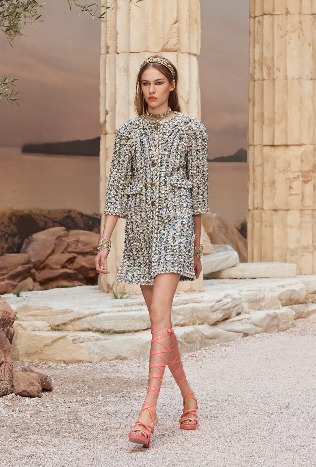 Fashion Week Paris Resort 2018 look 35 from the Chanel collection womenswear