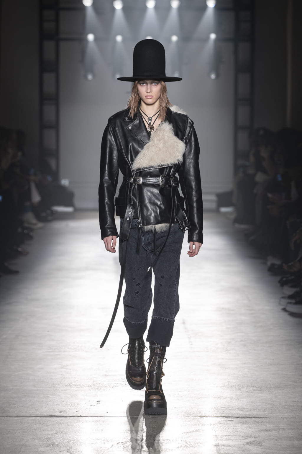Fashion Week New York Fall/Winter 2020 look 35 from the R13 collection 女装