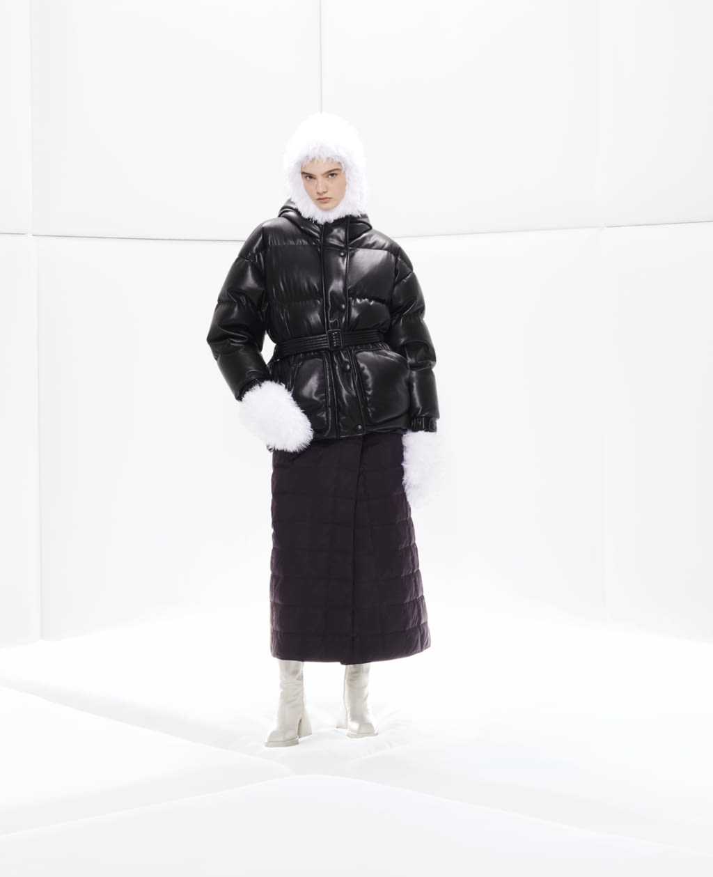 Fashion Week Paris Pre-Fall 2022 look 35 from the IENKI IENKI collection 女装