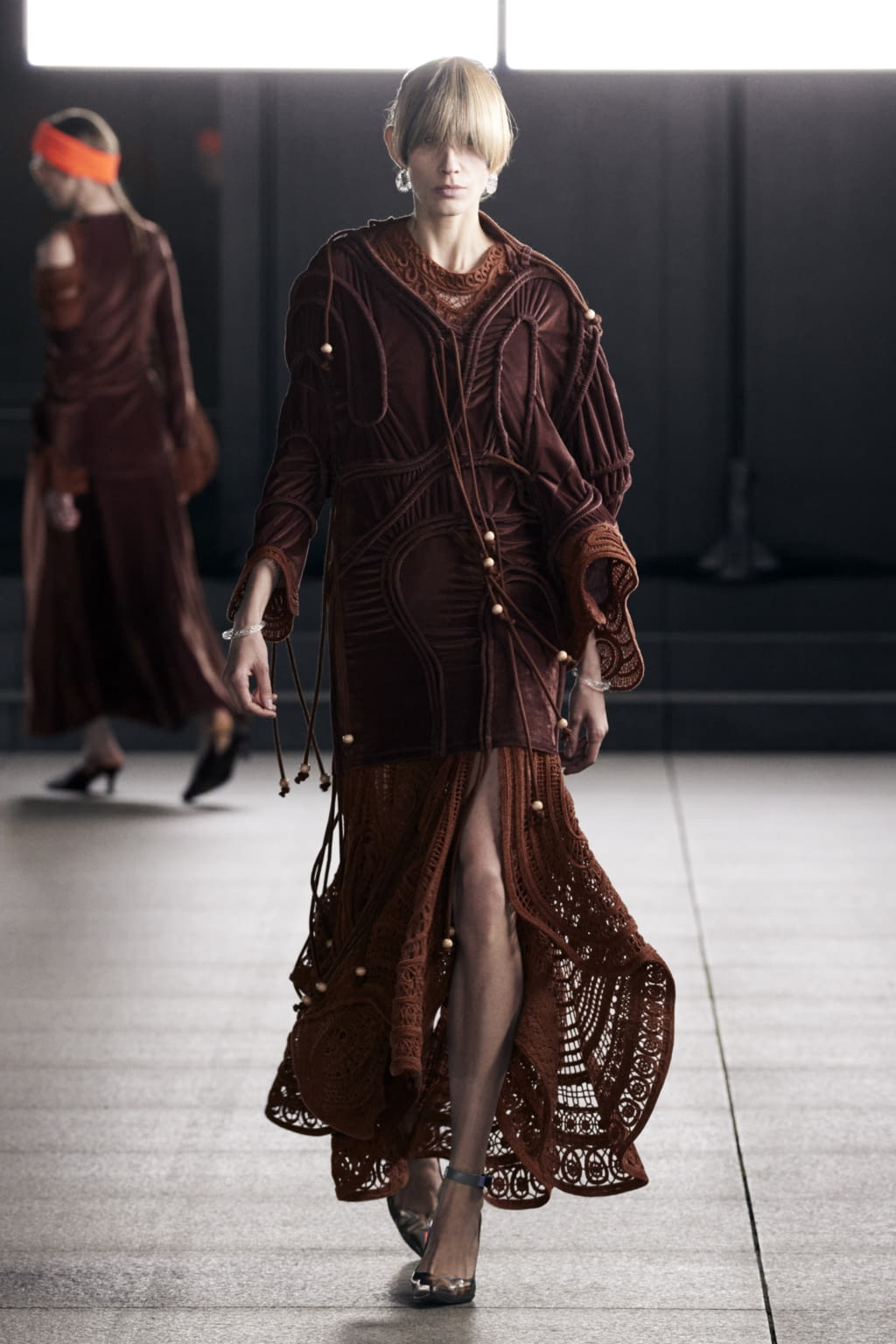 Fashion Week Paris Fall/Winter 2022 look 35 de la collection Mame Kurogouchi womenswear