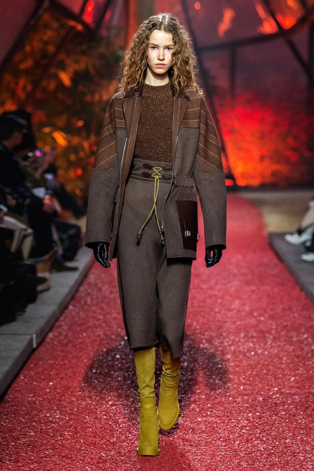 Fashion Week Paris Fall/Winter 2018 look 35 from the Hermès collection womenswear