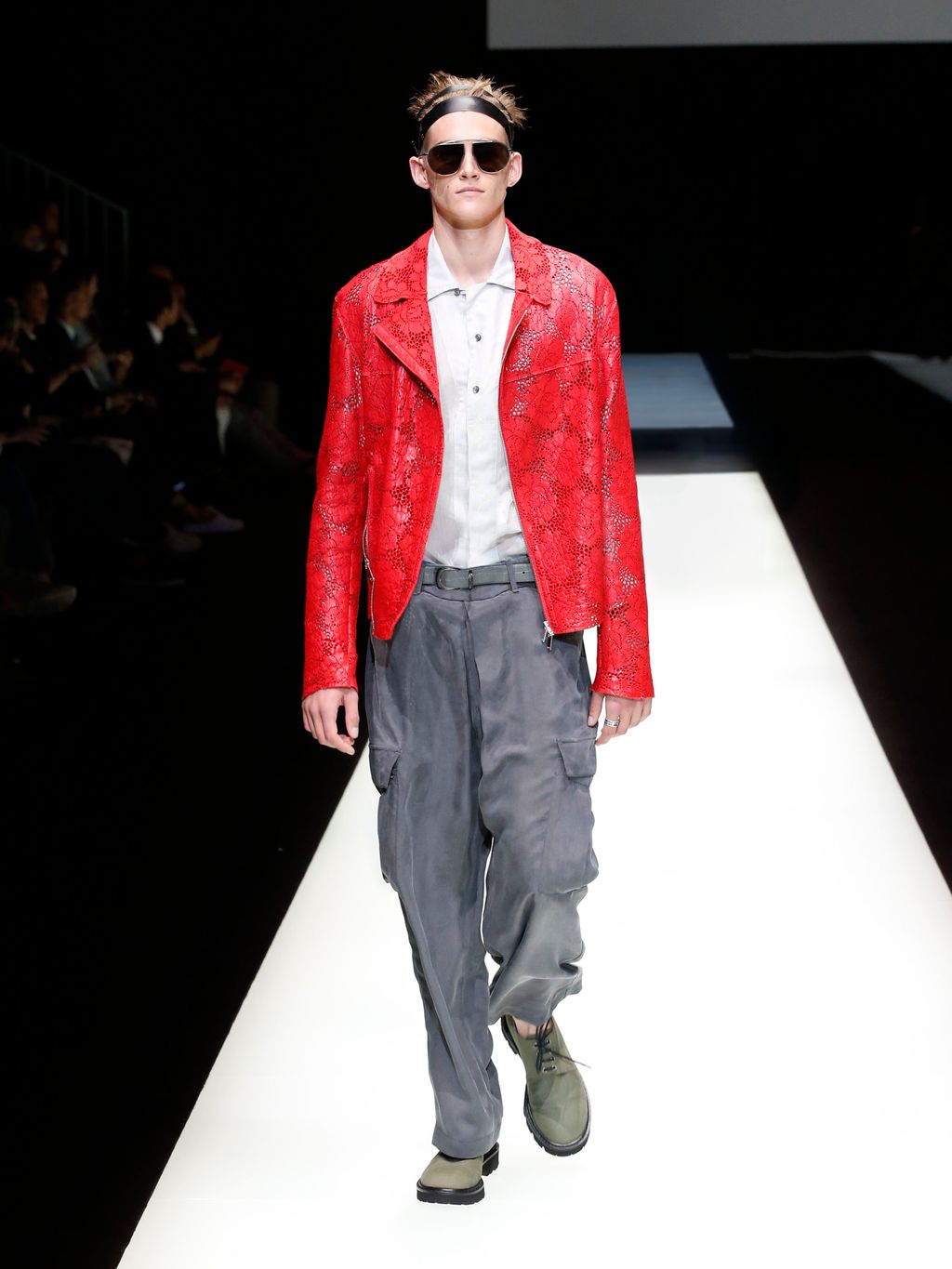 Fashion Week Milan Spring/Summer 2018 look 36 from the Emporio Armani collection menswear