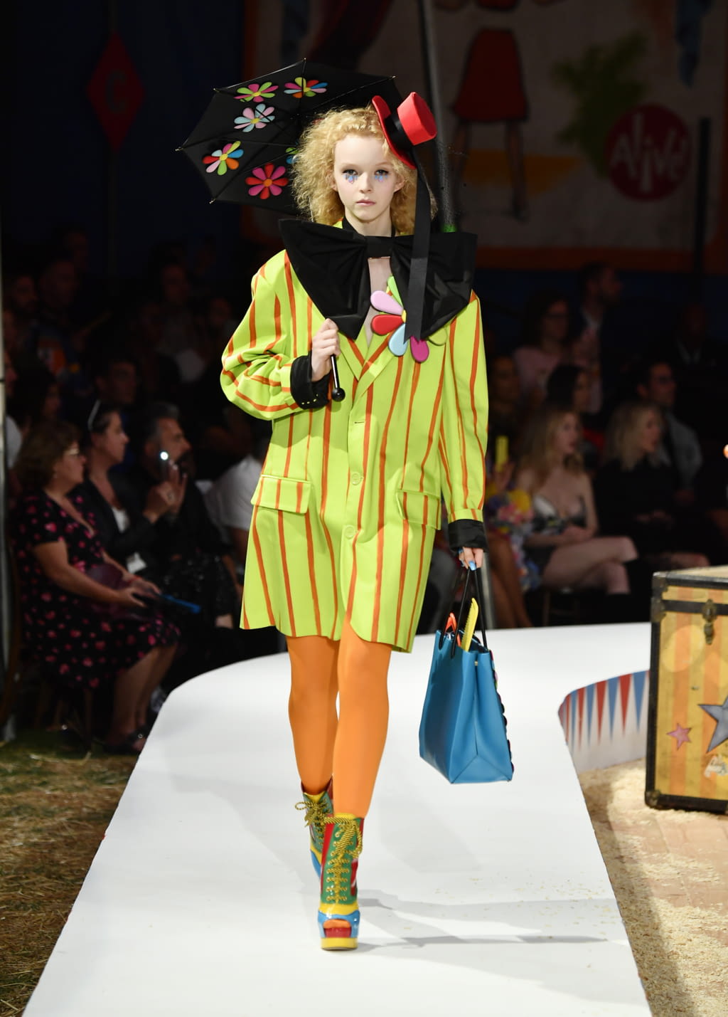Fashion Week Milan Spring/Summer 2019 look 36 de la collection Moschino menswear