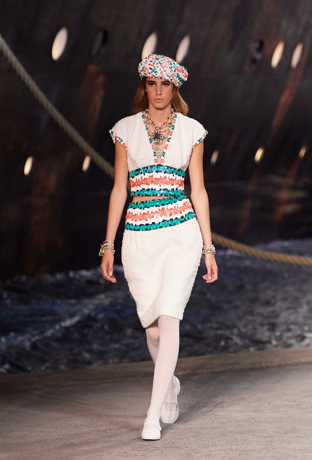 Fashion Week Paris Resort 2019 look 37 from the Chanel collection 女装