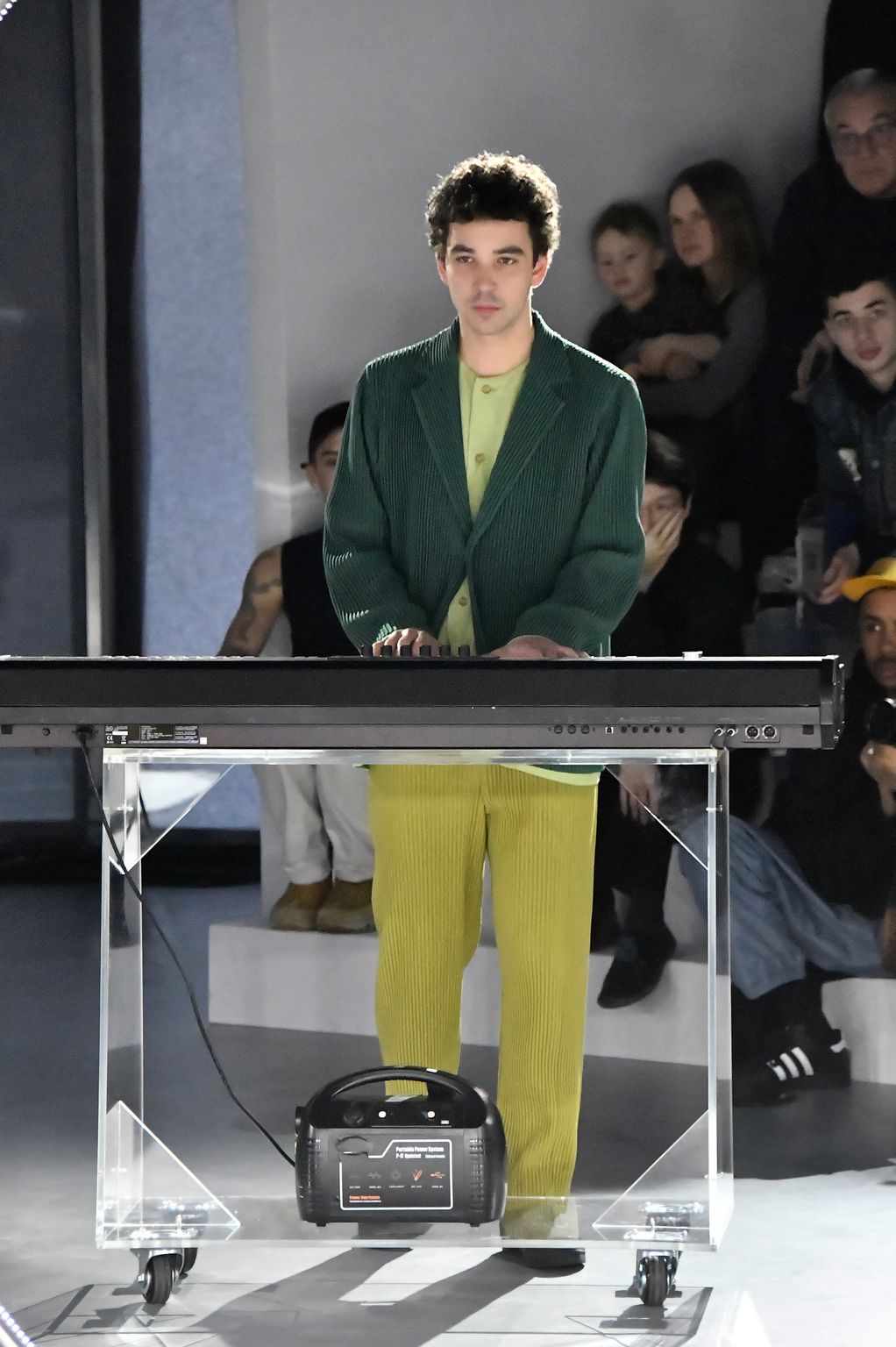 Fashion Week Paris Fall/Winter 2020 look 36 from the HOMME PLISSÉ ISSEY MIYAKE collection menswear