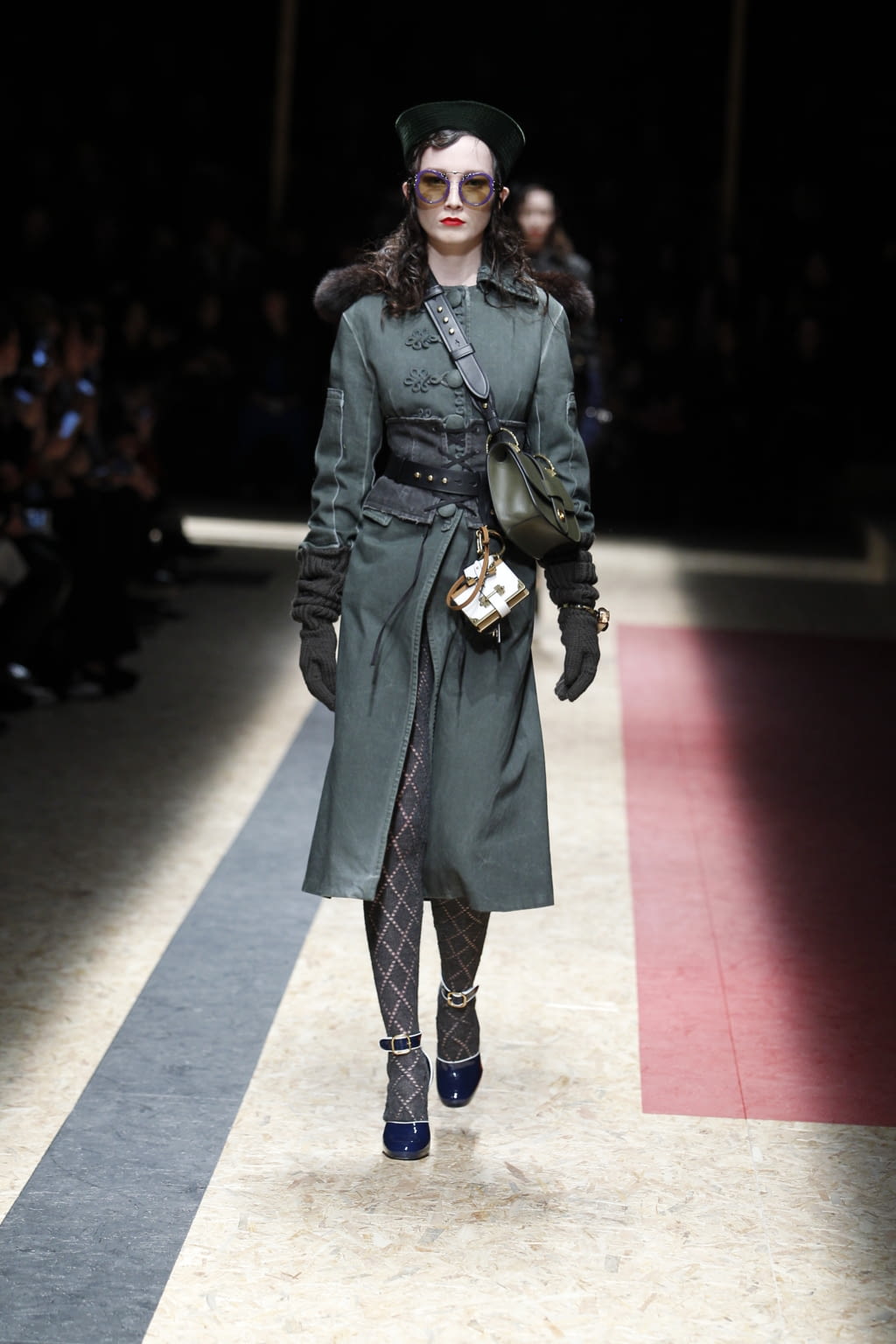 Fashion Week Milan Fall/Winter 2016 look 36 from the Prada collection 女装