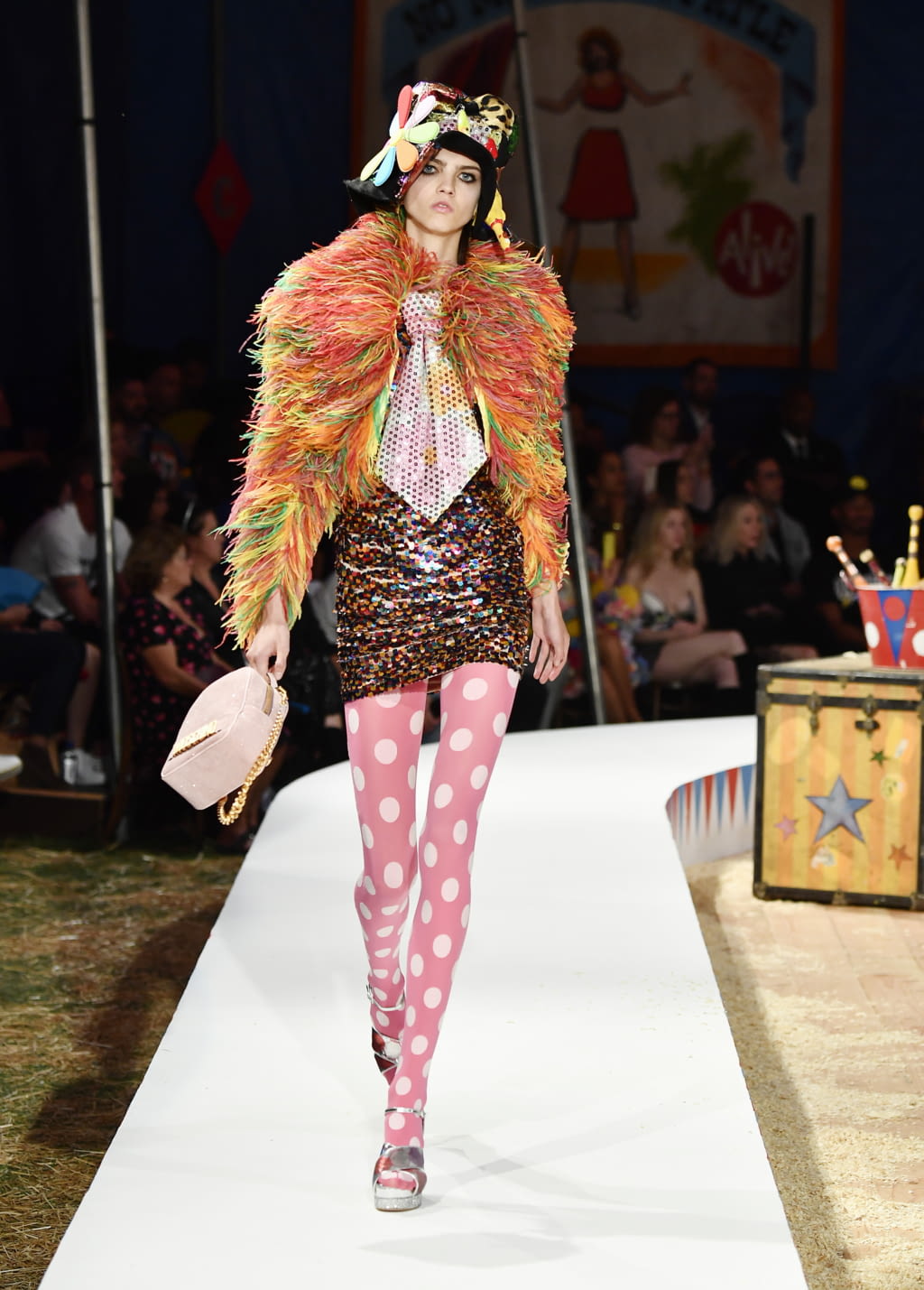 Fashion Week Milan Spring/Summer 2019 look 37 de la collection Moschino menswear