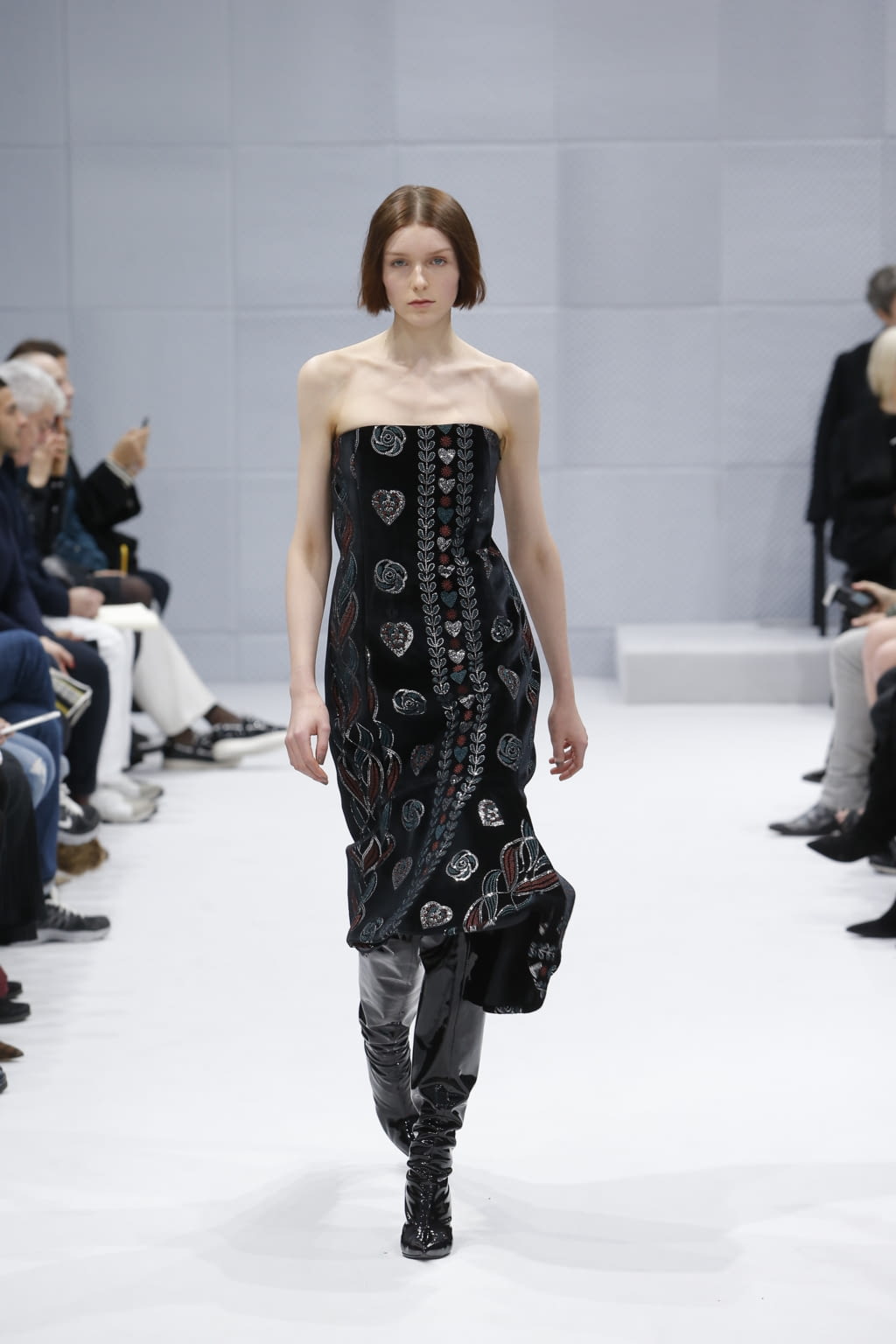 Fashion Week Paris Fall/Winter 2016 look 37 from the Balenciaga collection womenswear