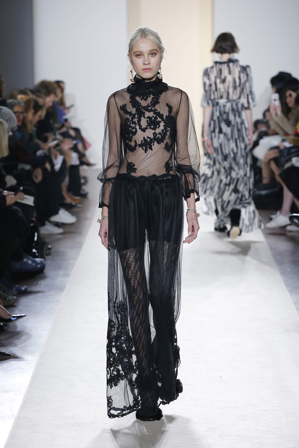Fashion Week Milan Fall/Winter 2016 look 37 de la collection Blugirl womenswear